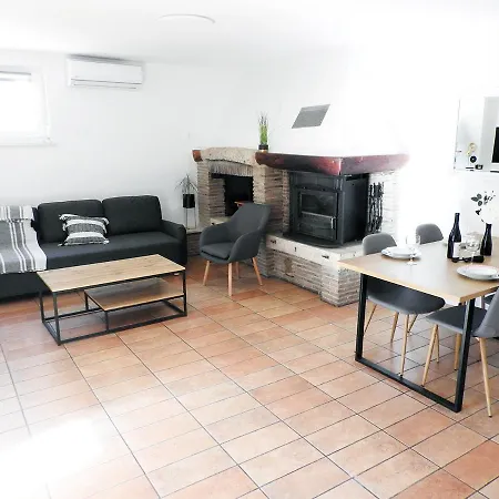 Apartment Lu, Stinjan - Pula Exterior photo