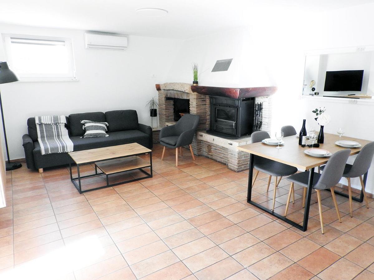 Lu, Stinjan - Apartment *